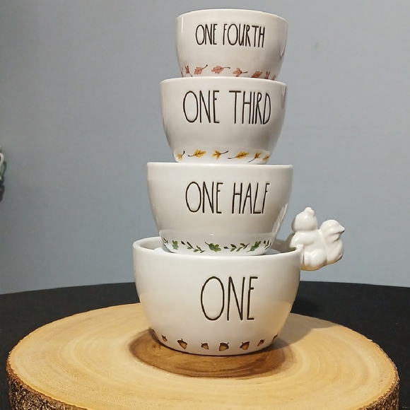 Rae Dunn Other - Rae Dunn Set of 4 Measuring Cups with Mini Squirrel Details NWT
